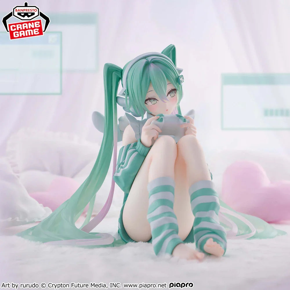 Banpresto Hatsune Miku Holiday Memories Game Prize Figure 13cm