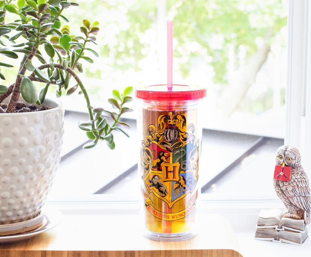 Harry Potter Hogwarts Crest Plastic Carnival Cup With Lid and Straw | 20 Ounces