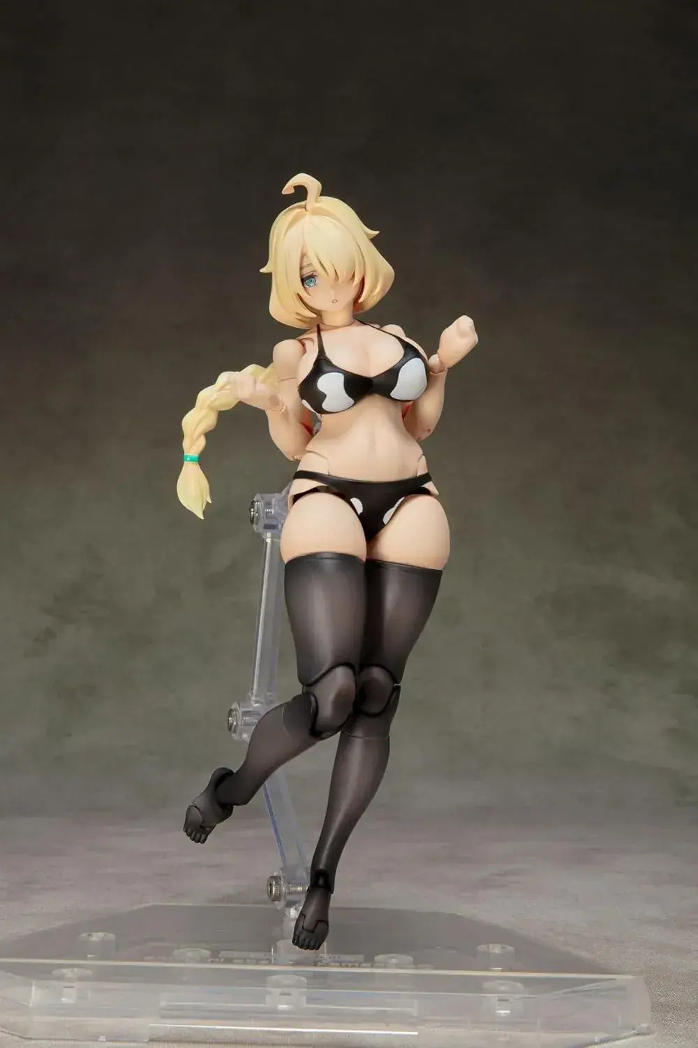 Alphamax DarkAdvent 0289 Alien Dress Cowgirl Model Kit Figure