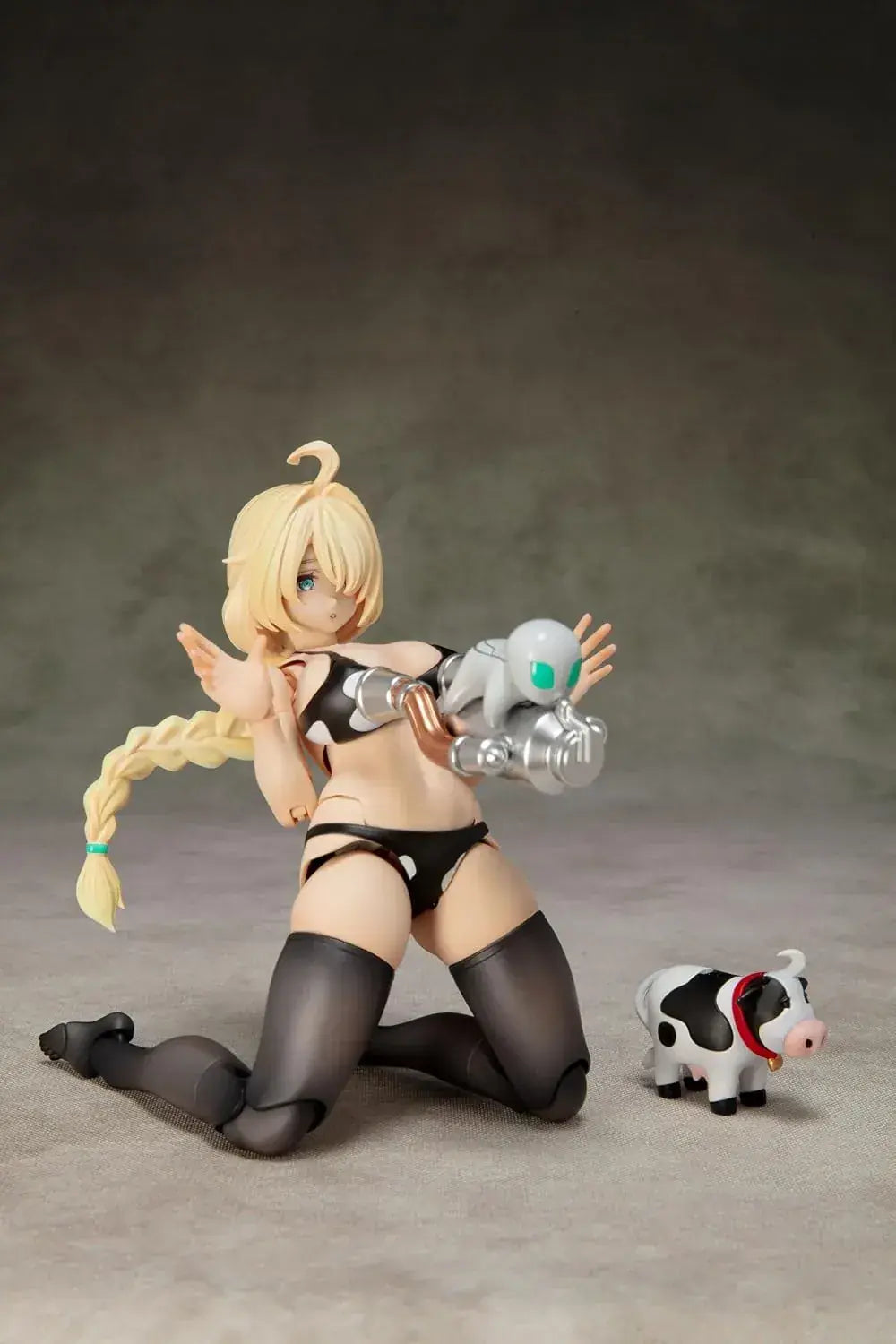 Alphamax DarkAdvent 0289 Alien Dress Cowgirl Model Kit Figure