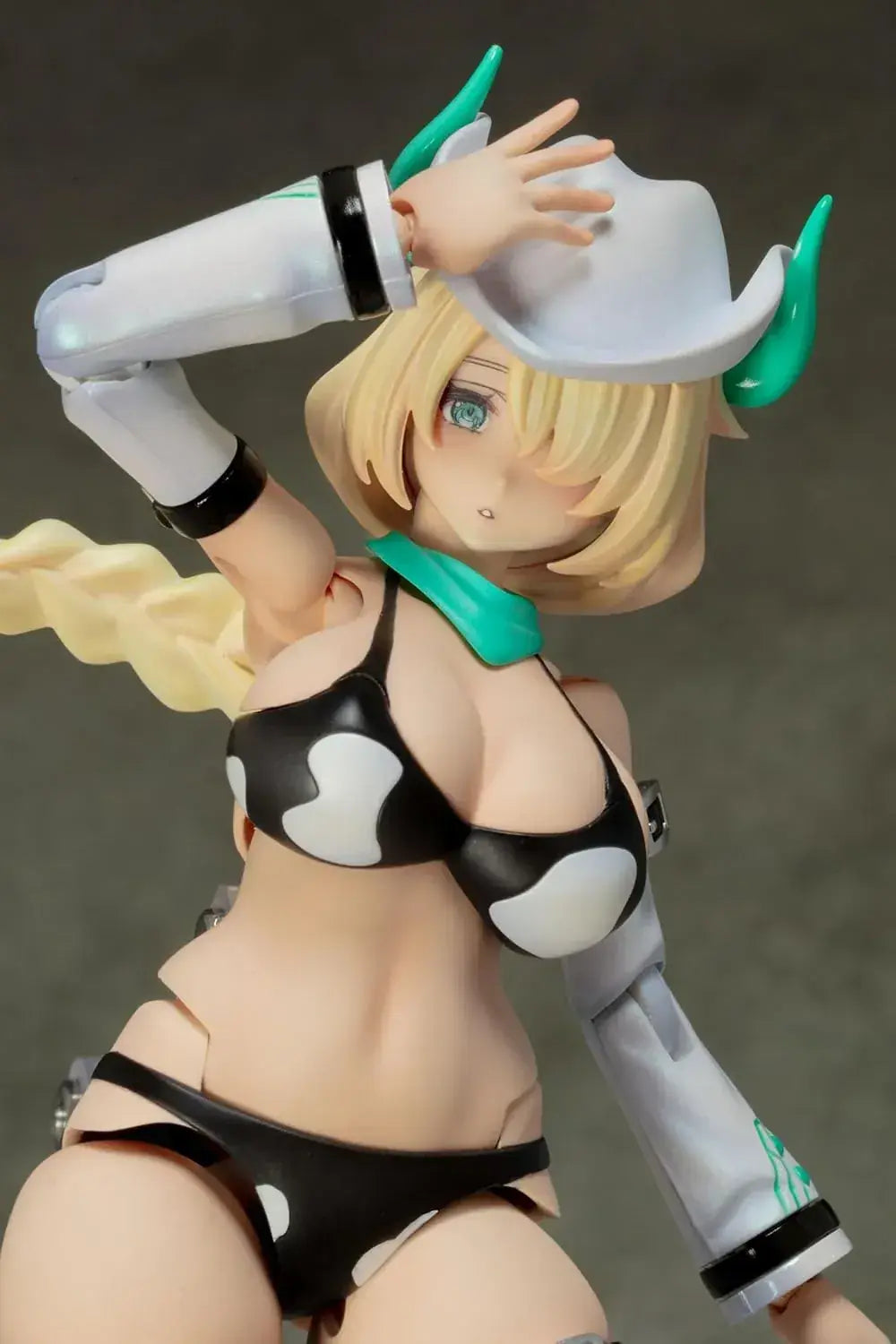 Alphamax DarkAdvent 0289 Alien Dress Cowgirl Model Kit Figure