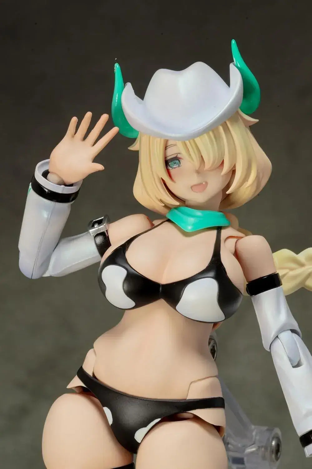 Alphamax DarkAdvent 0289 Alien Dress Cowgirl Model Kit Figure