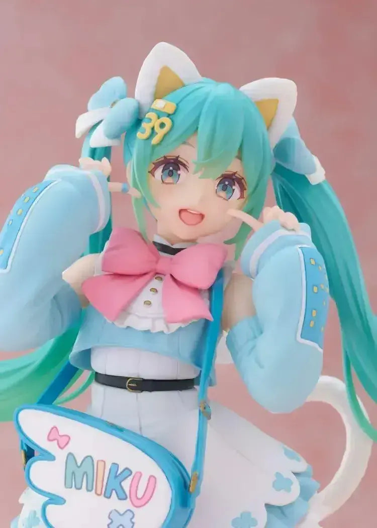 Amusement Exclusive Prize Hatsune Miku Fashion Figure 18cm
