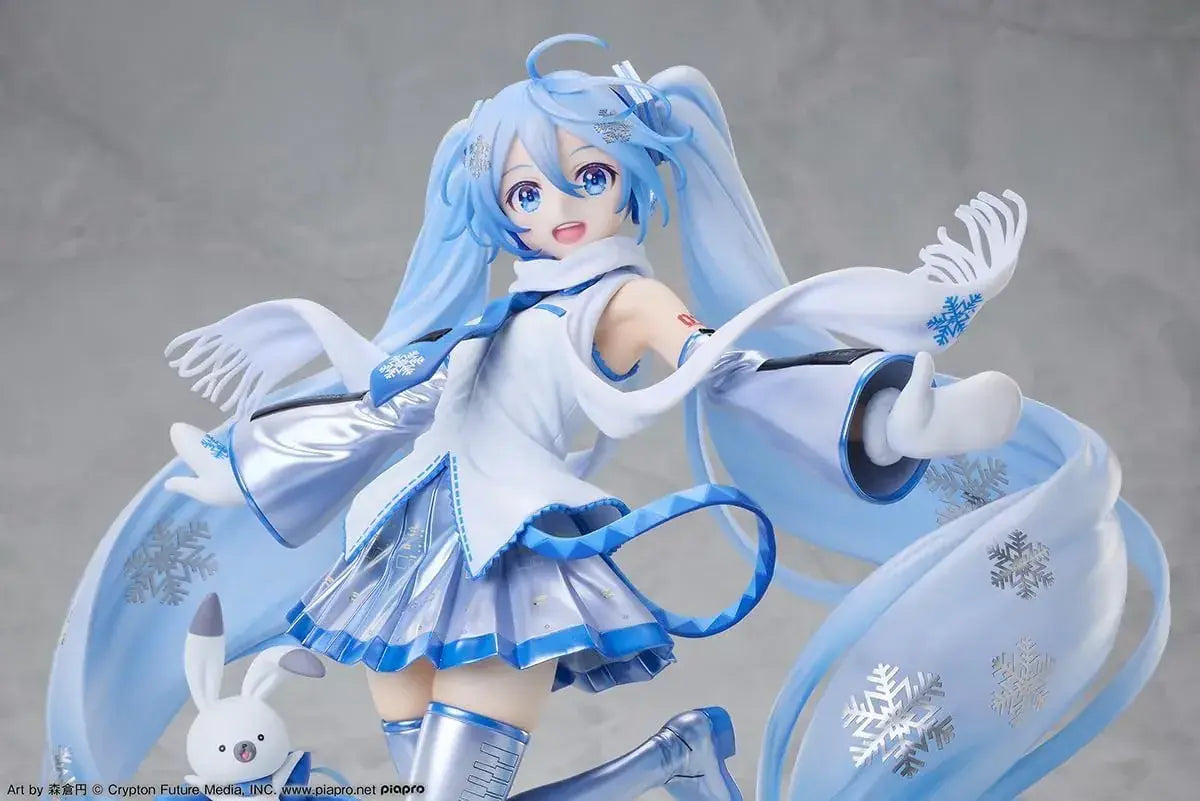 DesignCOCO Hatsune Miku Snow Miku Display Figure 1:7 Scale PVC
