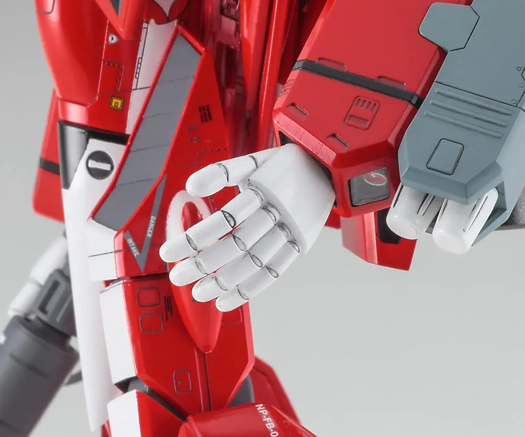Hasegawa Macross VF1J Super Battroid Valkyrie Milia Plastic Kit