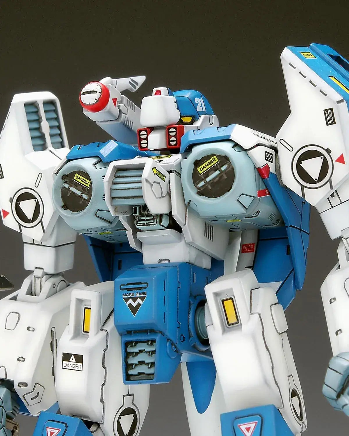 Wave Genesis Climber Mospeada Regios Eta 1/72 Scale Model Kit